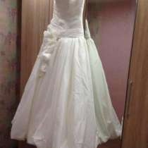Свадебное платье 42-44 размера, в Москве