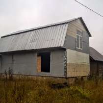 Отдельно стоящий жилой хутор с хоз-вом, 12 Га. земли, в Пскове