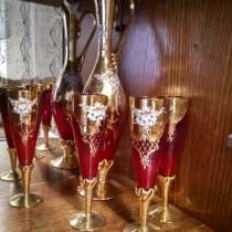 Венецианское стекло красное позолота 24 к. кувшин и 4 бокала, в Красноярске