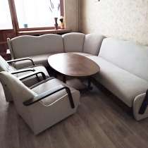 Гарнитур гостиной мягкой мебели в хорошем состоянии, в г.Бишкек