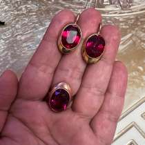 Золото, в Санкт-Петербурге