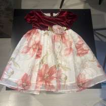 Платье для девочки в хорошем состоянии рост 86, в Великих Луках