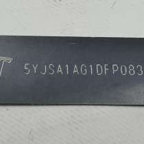 З/ч Тесла. Табличка с VIN кодом под лобовым стеклом Tesla mo, в Москве