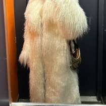 Длинная шубка из натуральной Ламы, в Москве