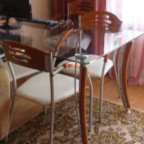Продам стол со стеклянной столешницей и стулья, в Томске