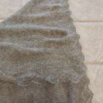 Продам новый пуховый платок размер 110×110, в Пыть-яхе
