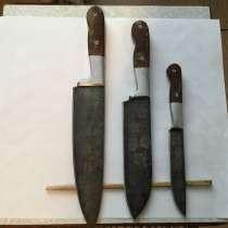 Продается подарочный набор кухоных ножей(кленовый листолад), в Феодосии
