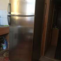 Холодильник 80*60*185 whirlpool, электроплита hotpoint aris, в Ханты-Мансийске