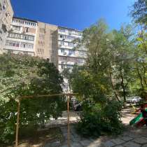 Срочно продается 3 комнатная квартира в 6 микрорайоне, в г.Бишкек