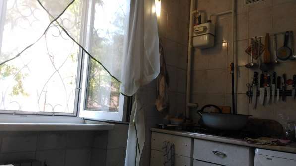Однокомнатная, добротная квартира в тихом центре Севастополя в Севастополе фото 6