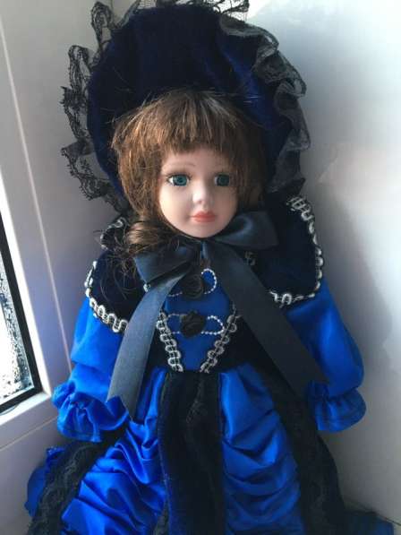 Фарфоровая кукла в Кургане
