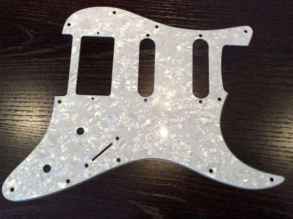 Накладка для электрогитары Fender Stratocaster (HSS) перламутр.