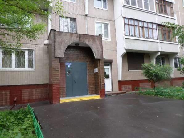 Сдам двухкомнатную квартиру в Москве. Этаж 3. Есть балкон, телефон. в Москве фото 3