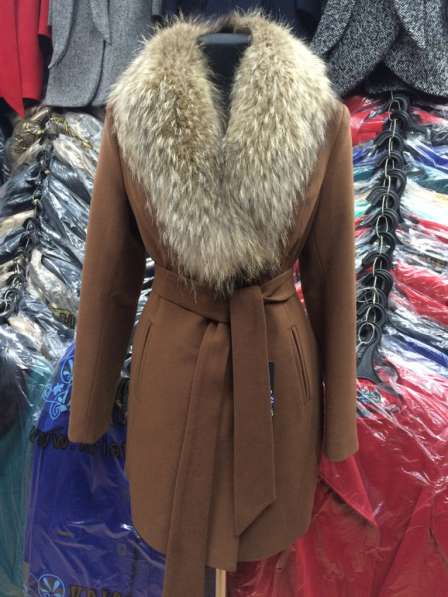 Пальто с натуральным мехом в Санкт-Петербурге фото 7