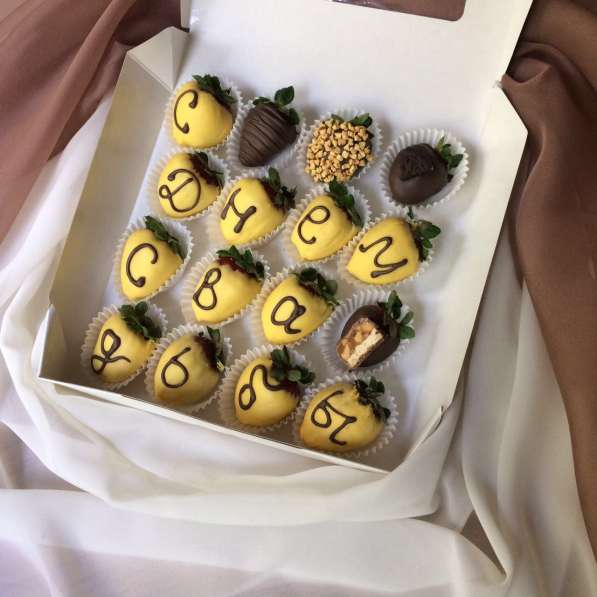 Букеты из клубники и ягоды в шоколаде в Краснодаре фото 5