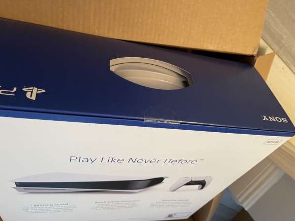 СОВЕРШЕННО НОВАЯ ЗАПЕЧАТАННАЯ консоль Sony Playstation 5 в 