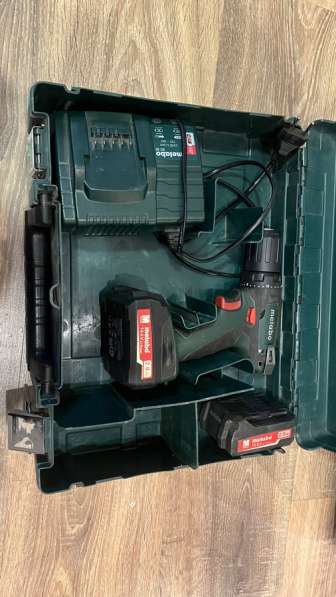 Шуруповерт Metabo