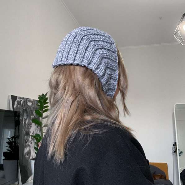 Чепчик косынка вязанная серая