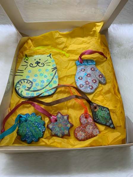 Елочные игрушки в Казани