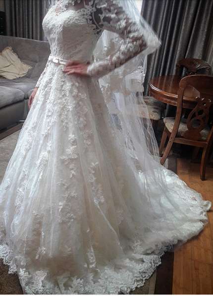 Продам Новое Свадебное Платье с Фатой