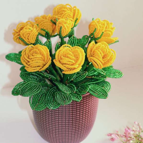 Цветы из бисера. Желтые розы из бисера в Чебоксарах