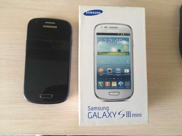 Телефон SAMSUNG Galaxy S III mini