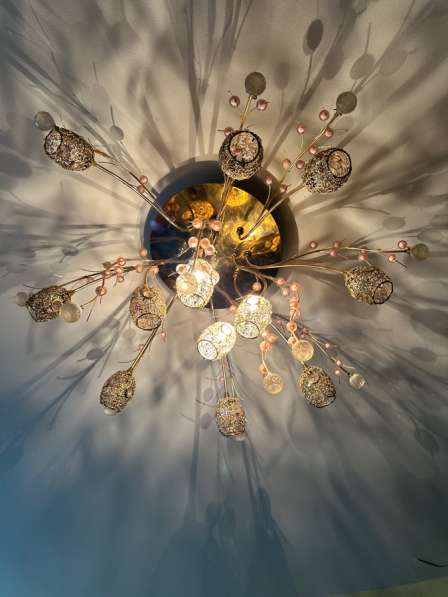 Люстра потолочная подвесная, лампочки галогенные в Твери