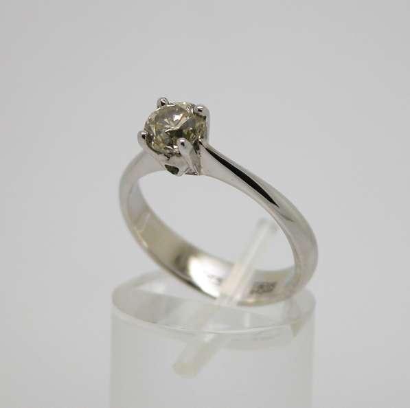 Золотое кольцо с бриллиантом 0.81 карат. в Москве фото 8