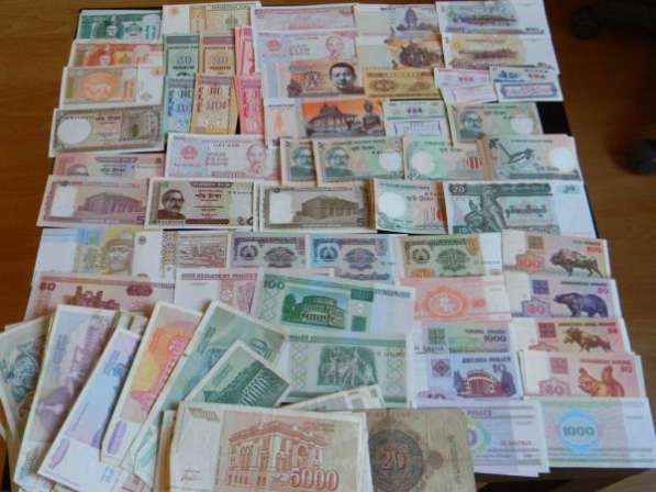 400 иностранных банкнот в Москве