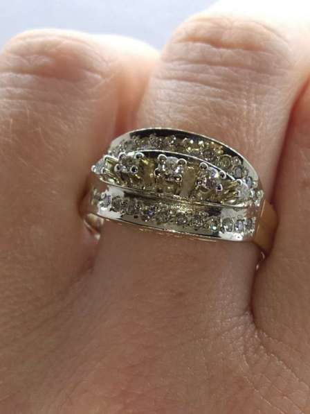 Золотое кольцо с бриллиантами 750 пробы в Саках фото 5