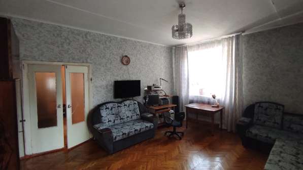 Продам четырехкомнатную квартиру в Барнауле