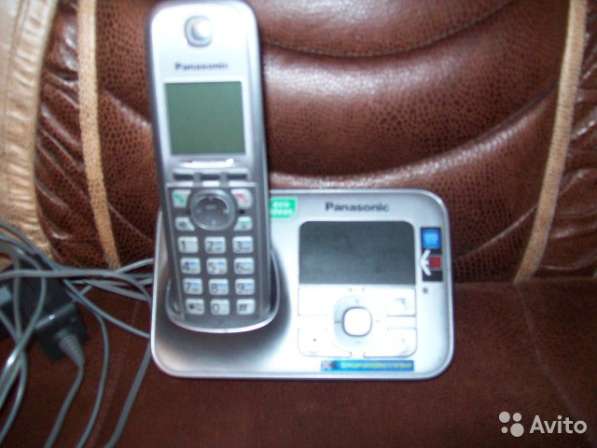 Продаю радиотелефон панасонник в Омске