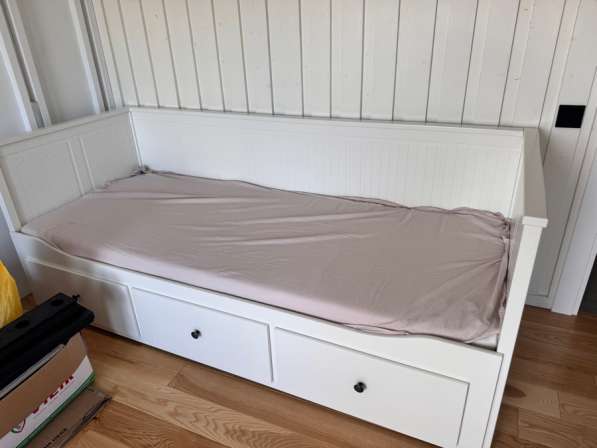 Кровать кушетка IKEA HEMMES