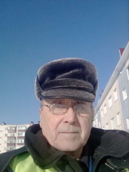 Михаил, 67 лет, хочет пообщаться