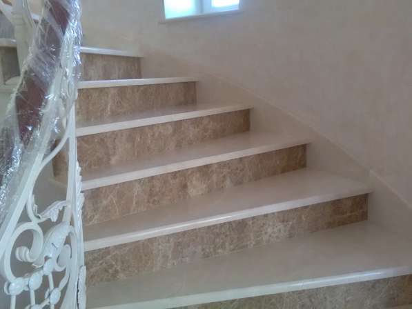 Лестницы из натурального камня мрамора и гранита