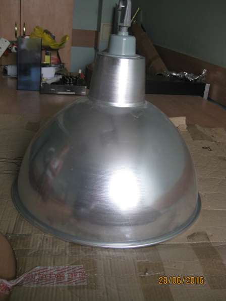 Продам светильник промышленный подвесной диам 48 см в 