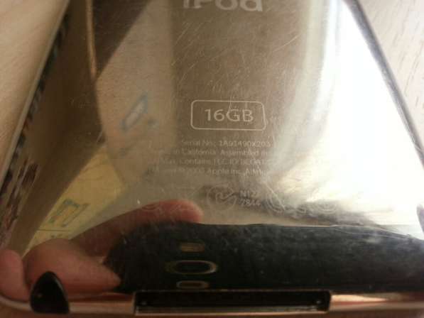Шестиструнка: Оригинальный Apple iPod Touch 2g 16gb в Волгограде