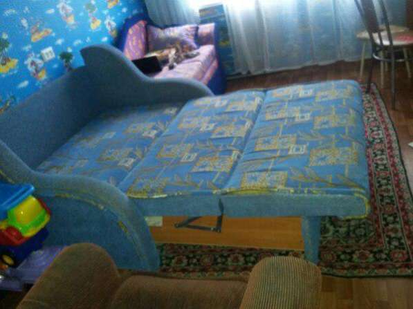 Продаю диван б/у 1 год в отличном состоянии за 6000 торг в Новочебоксарске