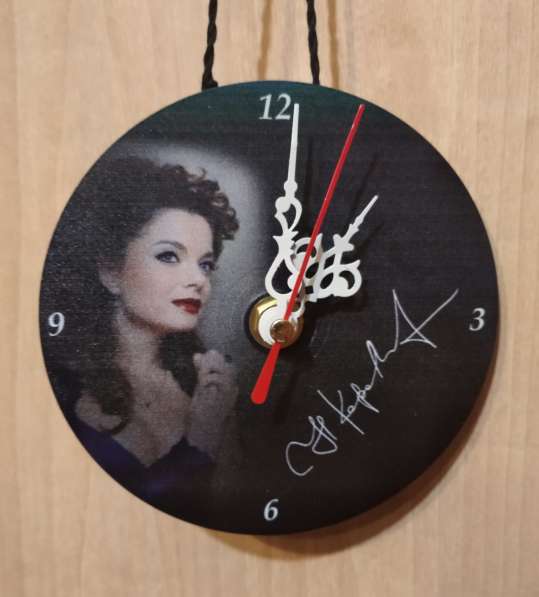 Изготовление сувенирных часов на заказ в Москве фото 9