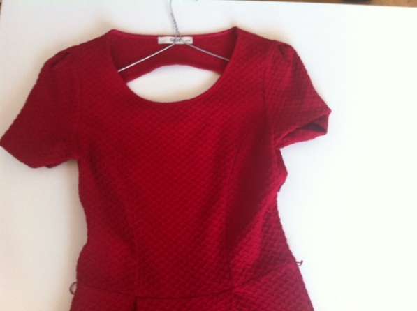 Красное платье-солнце с рельефной тканью, OASIS в Магнитогорске