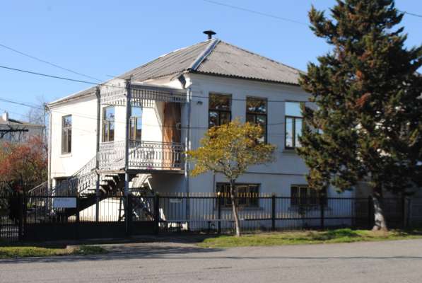 Продажа двухэтажного дома в центре города Поти