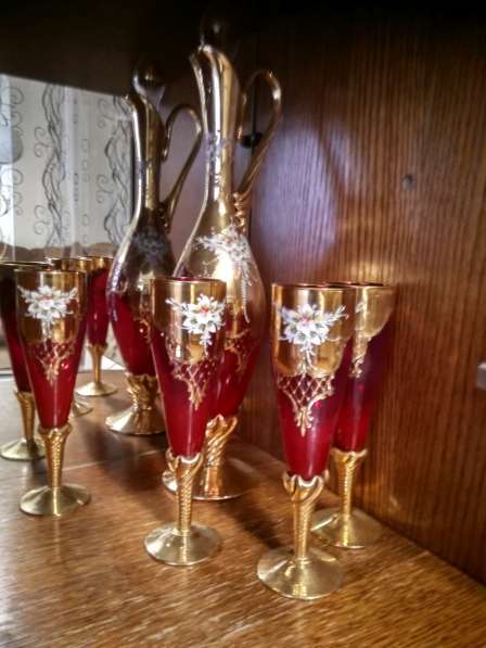 Венецианское стекло красное позолота 24 к. кувшин и 4 бокала