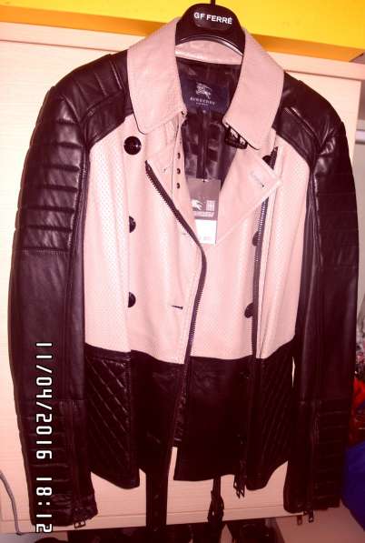 Продам новую женскую куртку фирмы Burberry р-р 46 в Омске