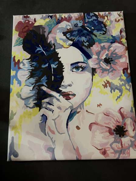 Картина девушка с цветами