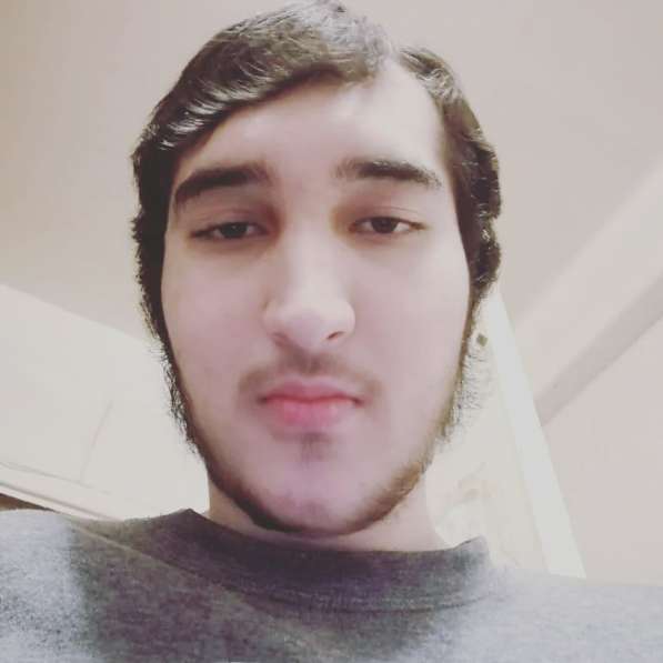 Роман, 18 лет, хочет пообщаться в Санкт-Петербурге