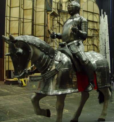 скульптура из металла"Рыцарь на ко