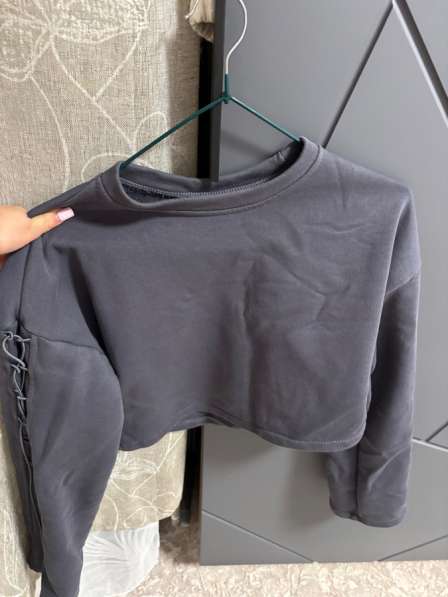 Лонгслив укороченый