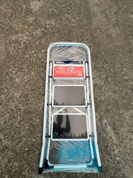 Стремянка стальная