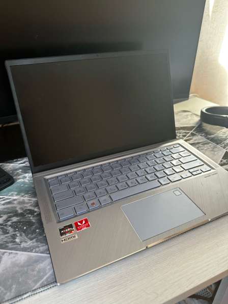 Asus zenbook 14 um431d