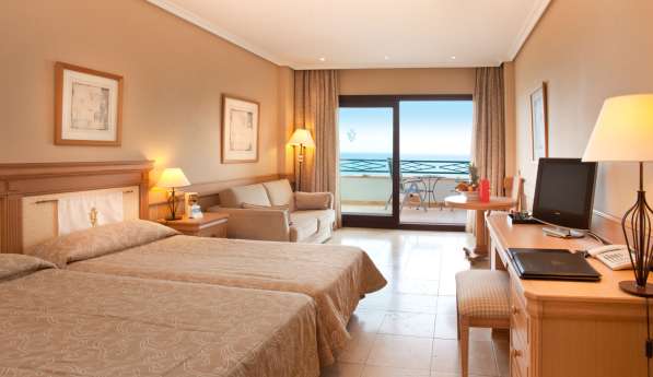 Продажа отеля 5* в Испании на берегу моря в Алтее, Испания в 
